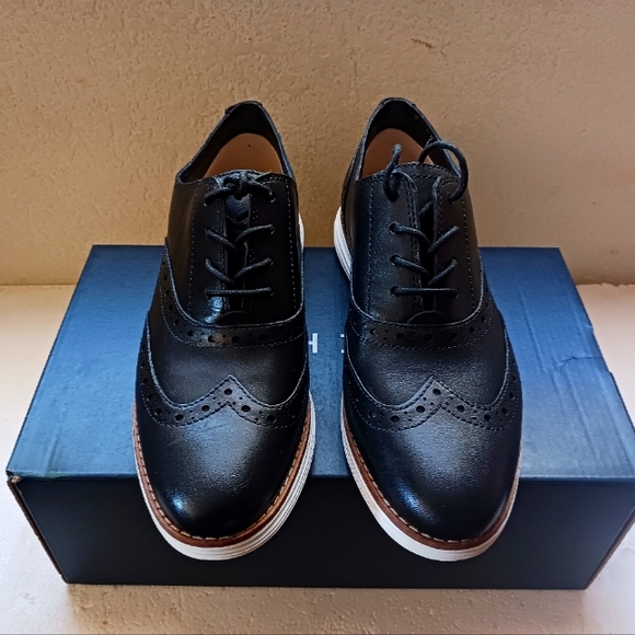 Cole Haan - Picture 2 of 4